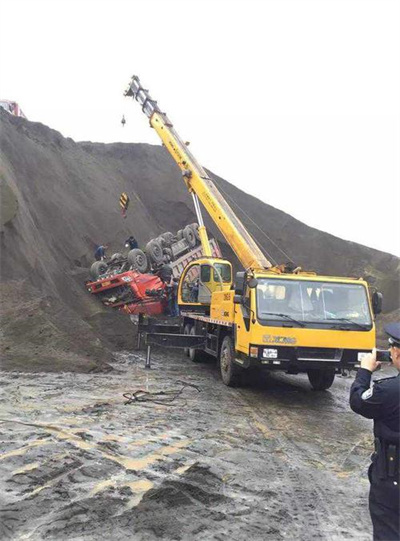 聂拉木上犹道路救援